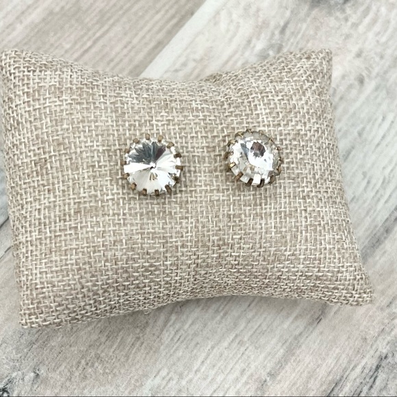 Brass Gold Pronged Glass Stone Stud Earrings - Picture 1 of 4